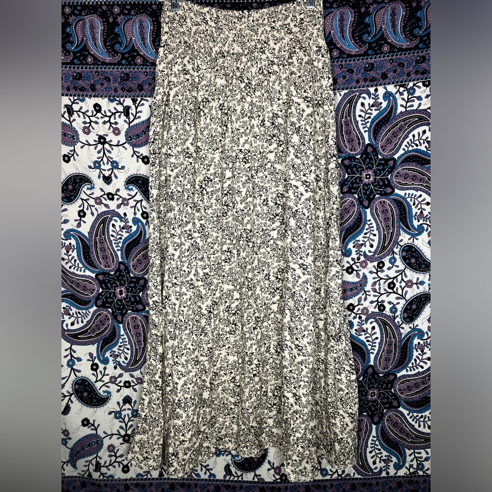 Japna floral prairie maxi skirt NWOT